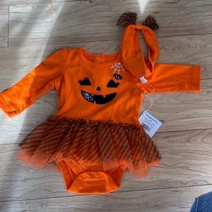 Halloween onesie 0-3 months